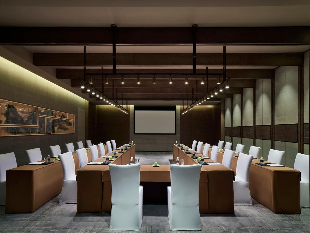 Shangri-La Shanghai Tower gallery image