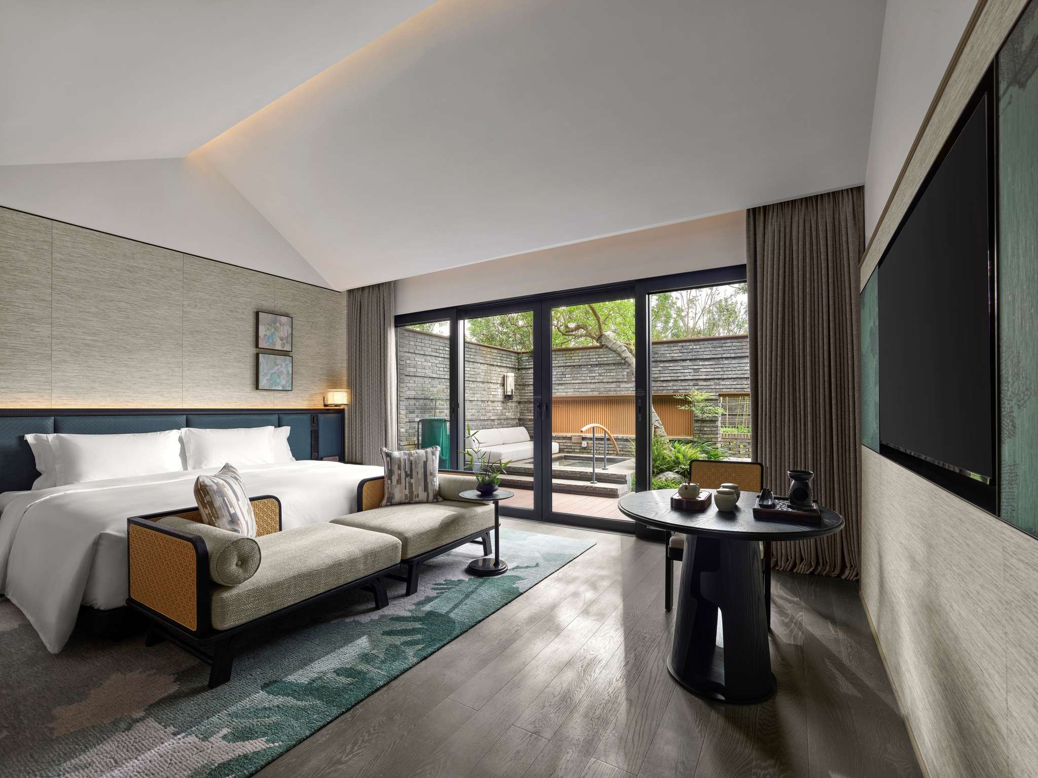 Hot spring suite room